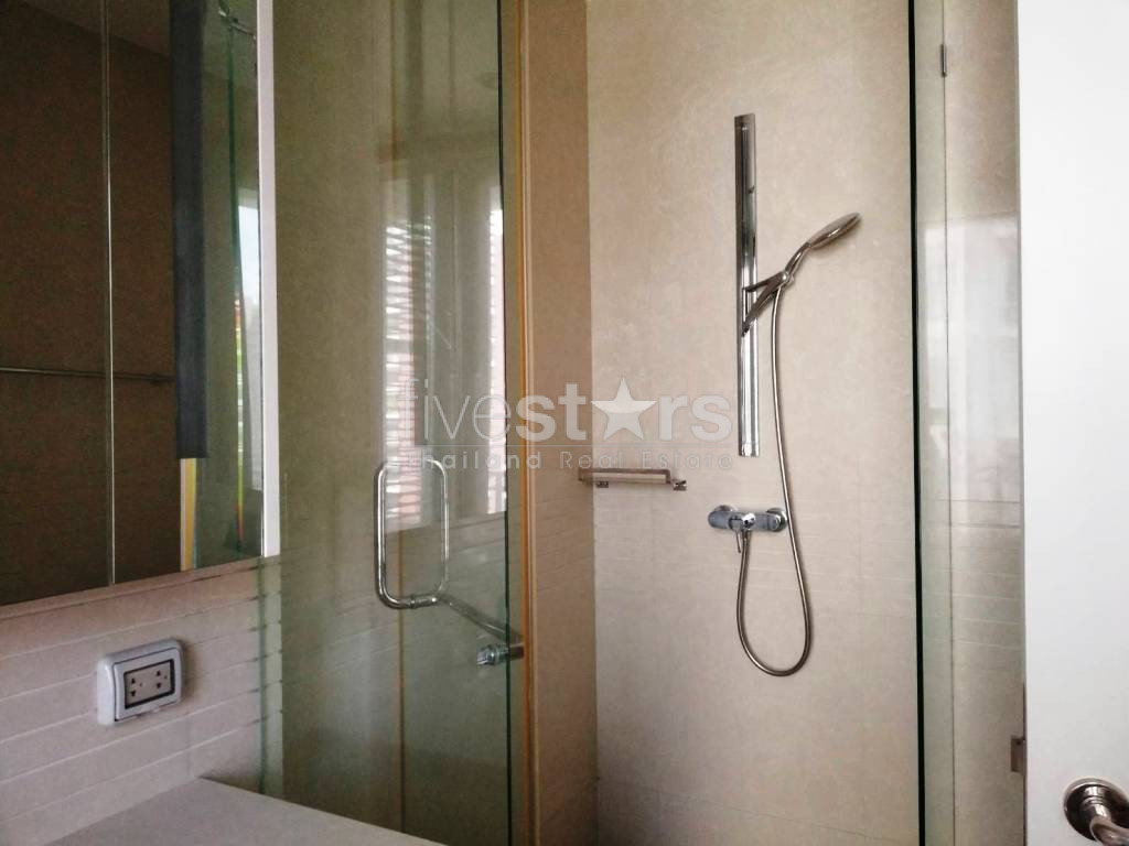 2 bedrooms condo for rent near BTS Chidlom and Lumpini park, photo 9