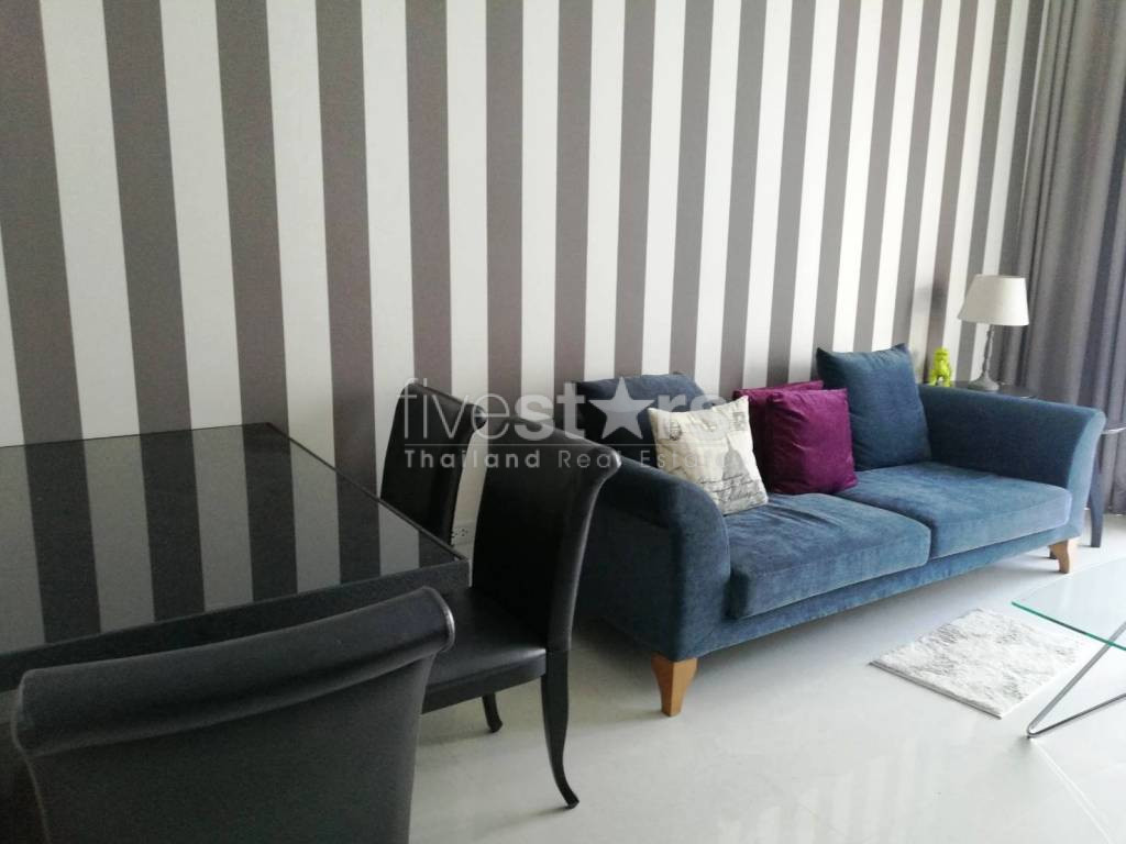 2 bedrooms condo for rent near BTS Chidlom and Lumpini park