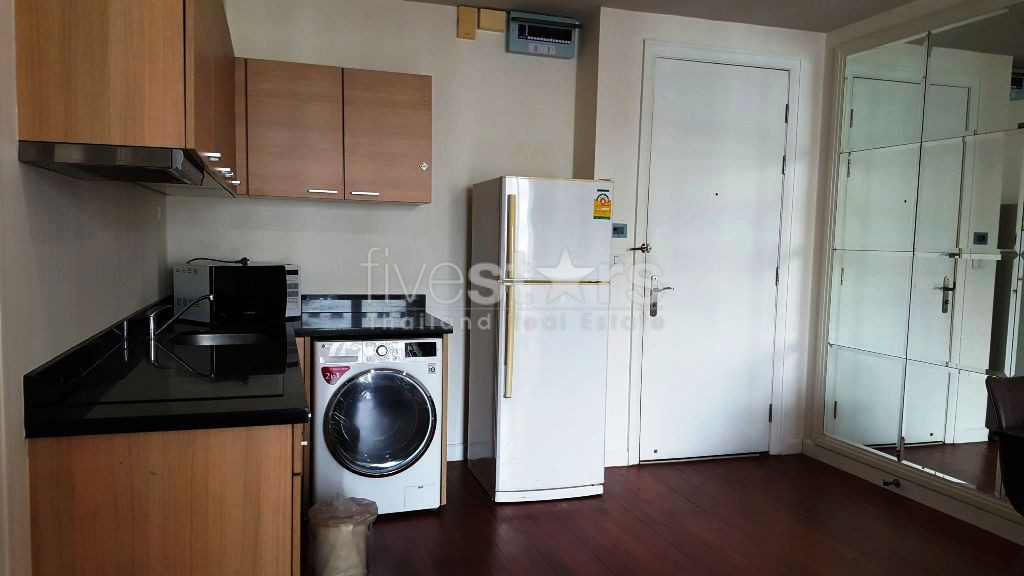 Appartement d'une chambre à louer près de la station de BTS Chidlom, photo 3