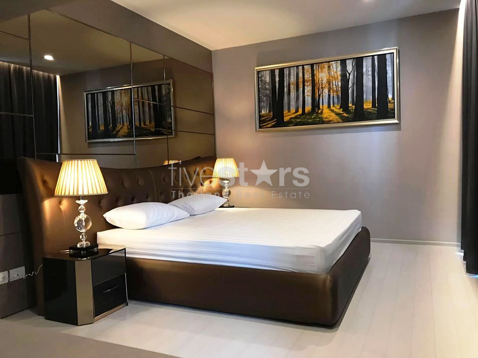 Modern 2 bedrooms condo for rent close to BTS Ploenchit, photo 6