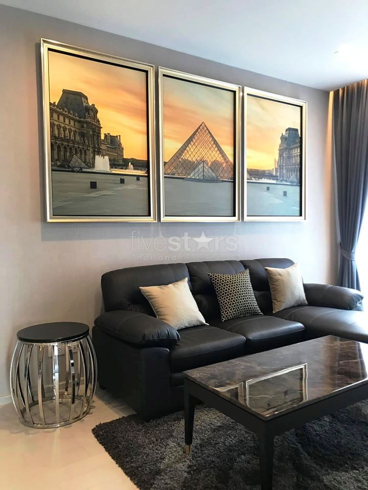 Modern 2 bedrooms condo for rent close to BTS Ploenchit, photo 2