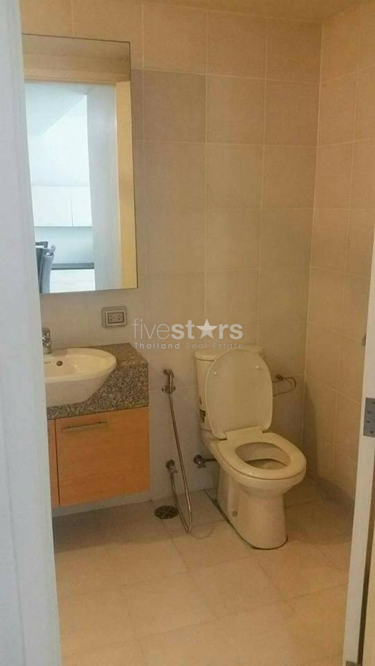 2 bedroom condo for rent on Petchaburi road, photo 12