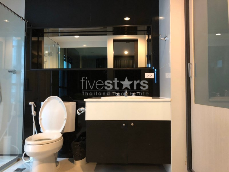 2 bedrooms condominium for rent 8 minute walk to BTS Childlom, photo 19