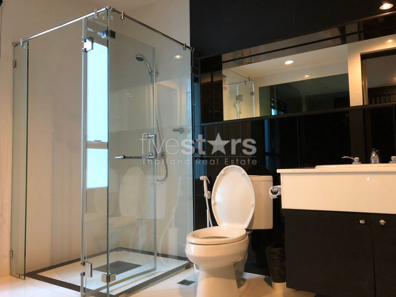 2 bedrooms condominium for rent 8 minute walk to BTS Childlom, photo 20