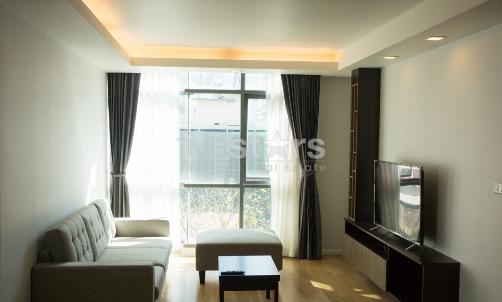 Condo de 2 chambres à louer près de la station Phloen Chit BTS