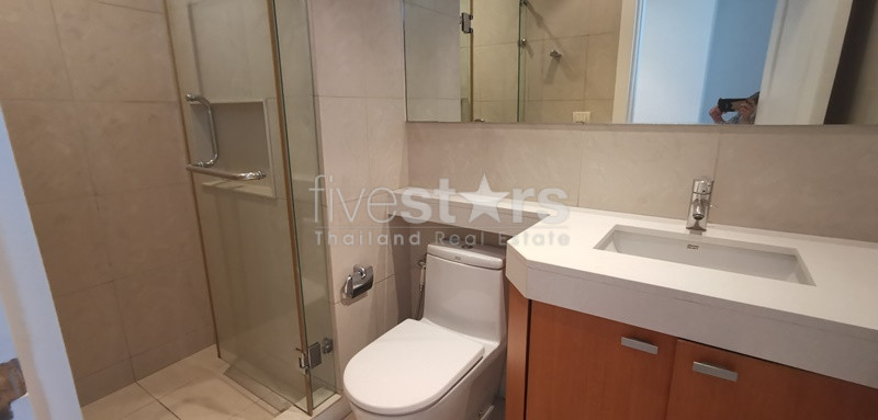 Spacious 3-bedroom condo 300m from BTS Ploenchit!, photo 13