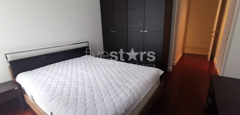 Spacious 3-bedroom condo 300m from BTS Ploenchit!, photo 12