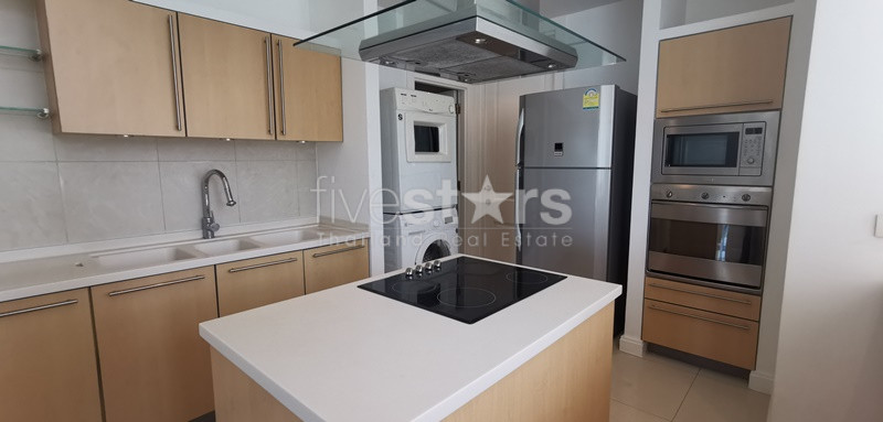 Spacious 3-bedroom condo 300m from BTS Ploenchit!, photo 7