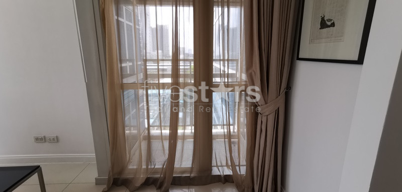 Spacious 3-bedroom condo 300m from BTS Ploenchit!, photo 8
