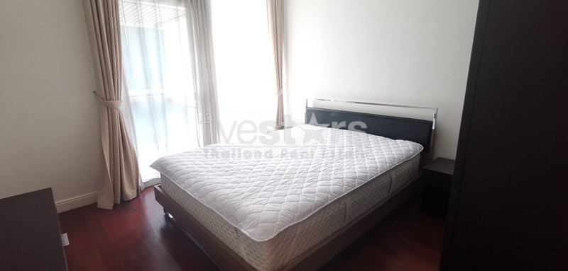 Spacious 3-bedroom condo 300m from BTS Ploenchit!, photo 11