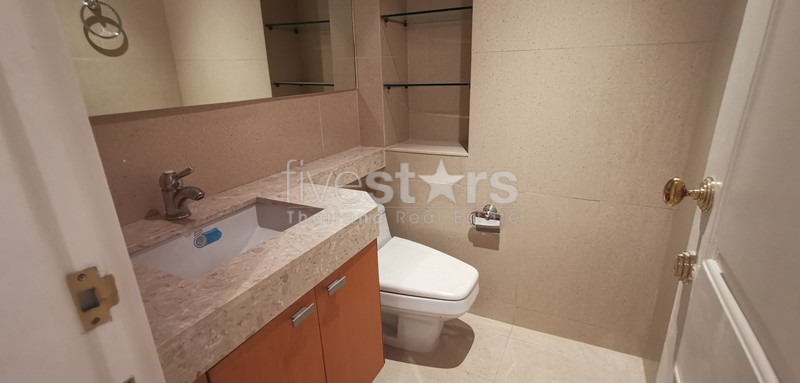 Spacious 3-bedroom condo 300m from BTS Ploenchit!, photo 10