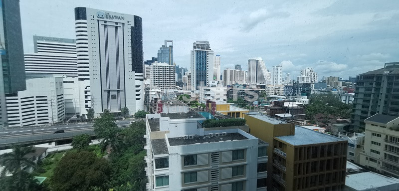 Spacious 3-bedroom condo 300m from BTS Ploenchit!, photo 18