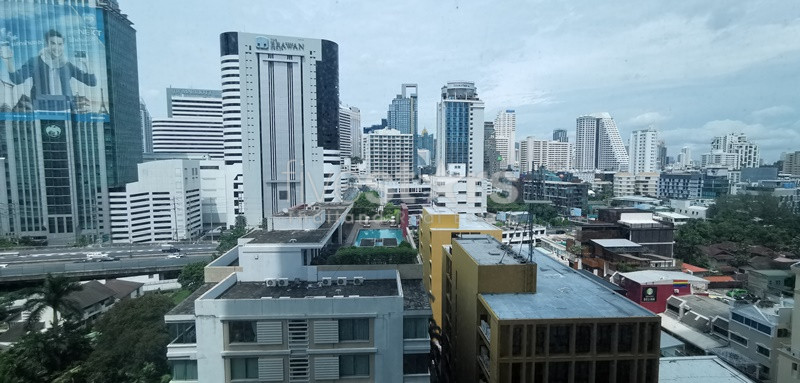Spacious 3-bedroom condo 300m from BTS Ploenchit!, photo 3