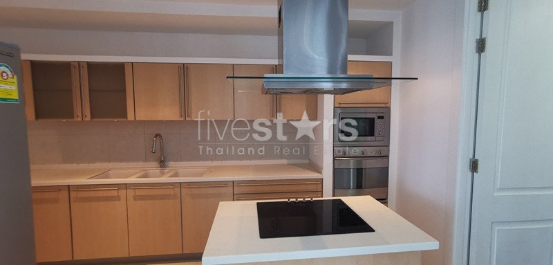 Spacious 3-bedroom condo 300m from BTS Ploenchit!, photo 6
