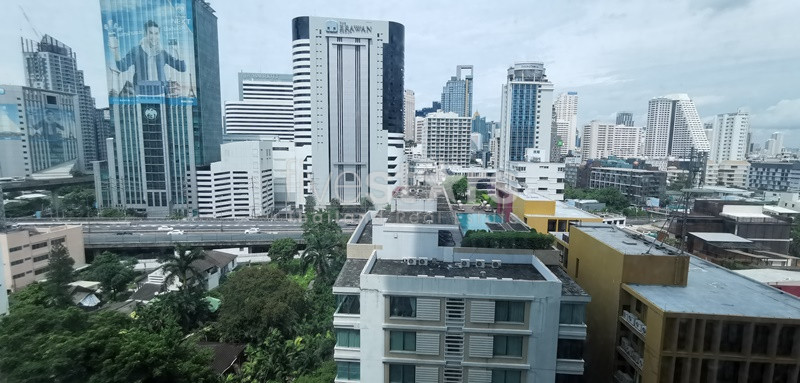 Spacious 3-bedroom condo 300m from BTS Ploenchit!, photo 13