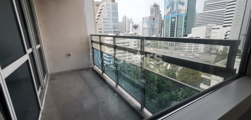 Spacious 3-bedroom condo 300m from BTS Ploenchit!, photo 4