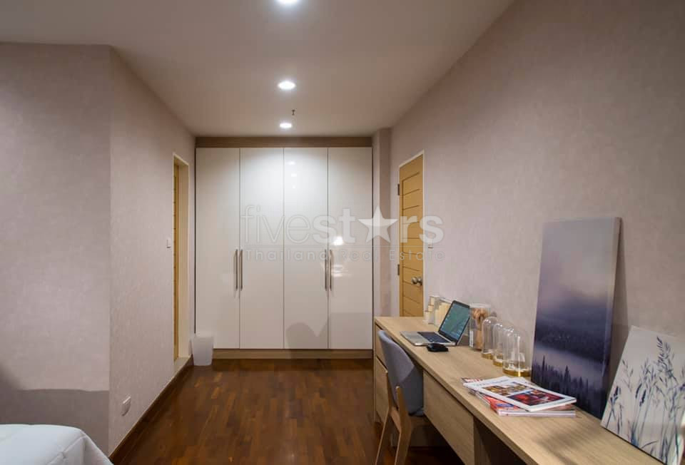 2 bedroom condo for rent close to BTS Ploenchit, photo 7