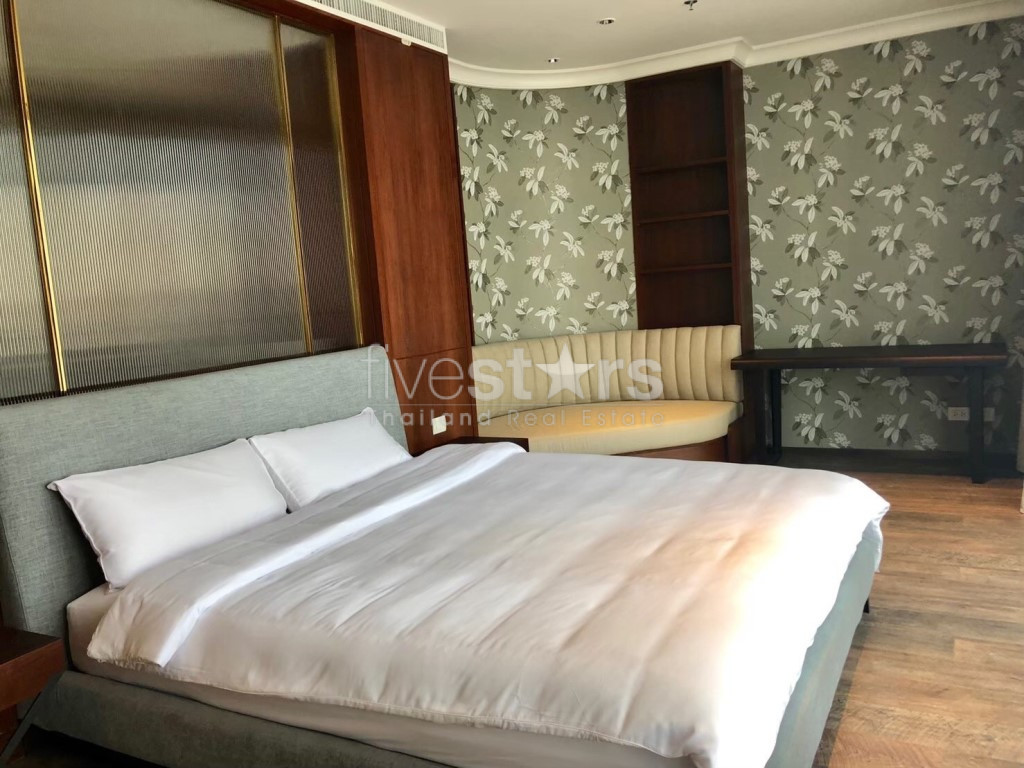 3 bedroom Penthouse for rent close to Phloen Chit BTS station, photo 9