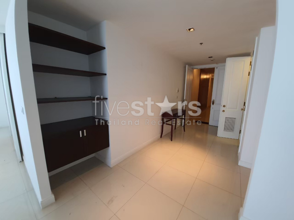 3 bedroom condo for rent close to Phloen Chit BTS station, photo 7