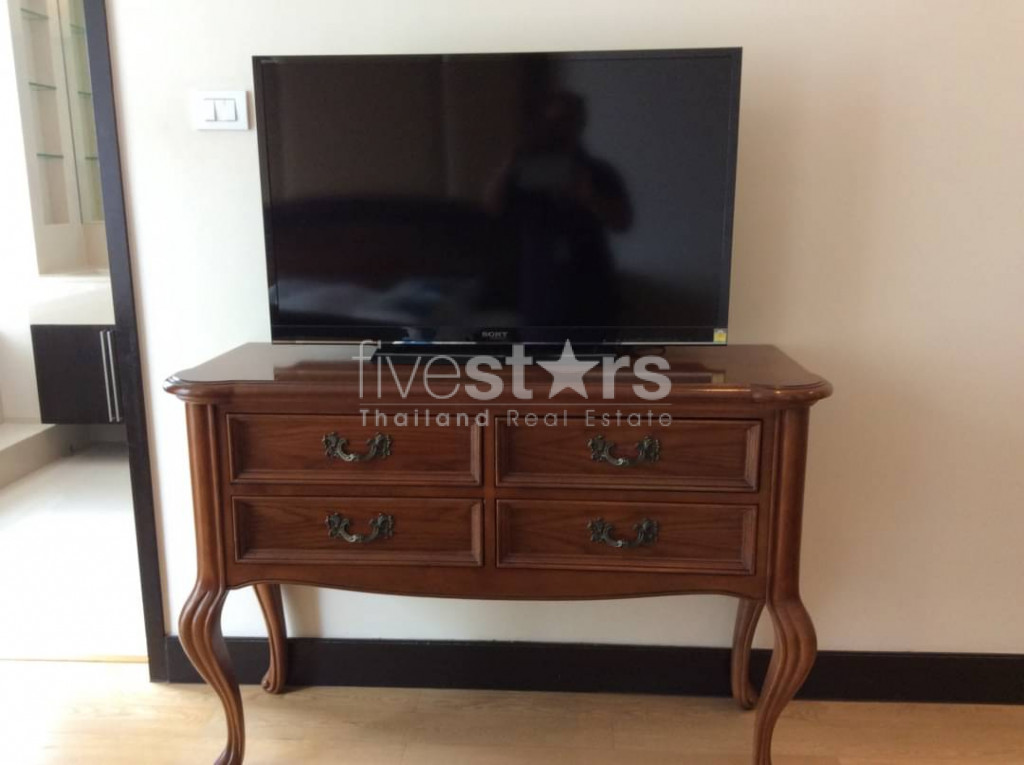 Large 3 bedrooms condo for rent near BTS Chidlom, photo 6