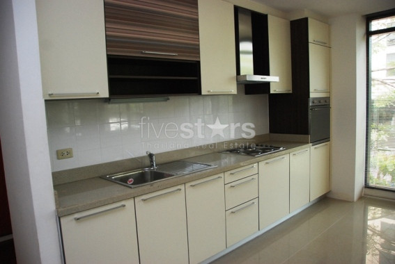 2 bedroom spacious condo for rent on Chit Lom, photo 6