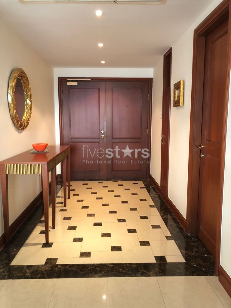 Large  3 bedrooms condo for rent near BTS Chidlom, photo 5