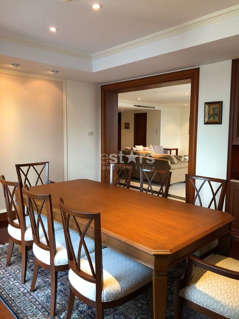 Large  3 bedrooms condo for rent near BTS Chidlom, photo 6