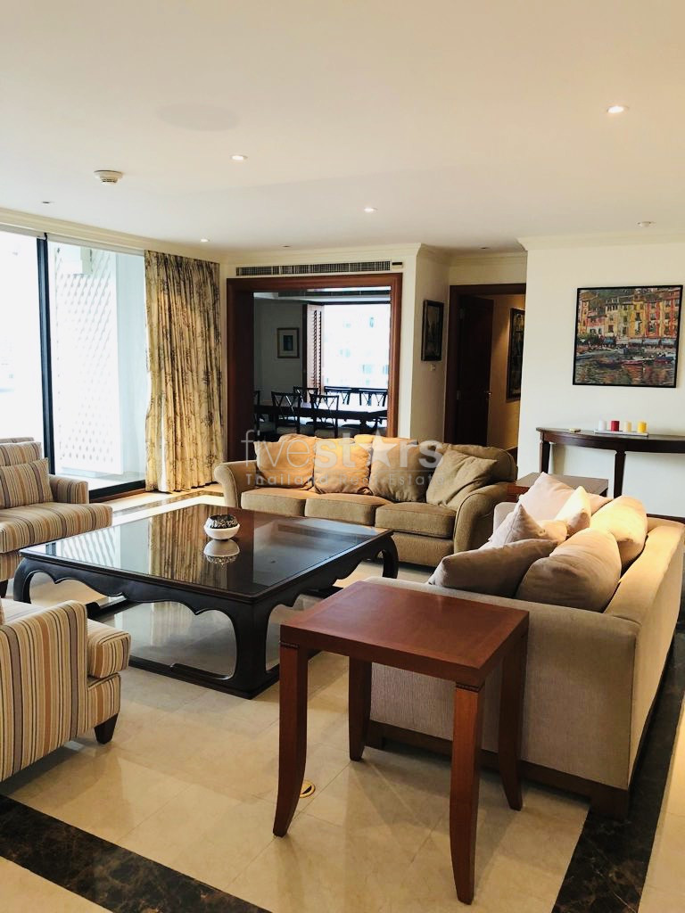 Large  3 bedrooms condo for rent near BTS Chidlom, photo 2