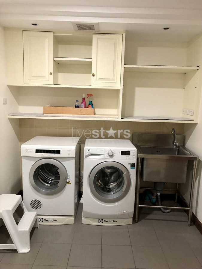 Large  3 bedrooms condo for rent near BTS Chidlom, photo 10