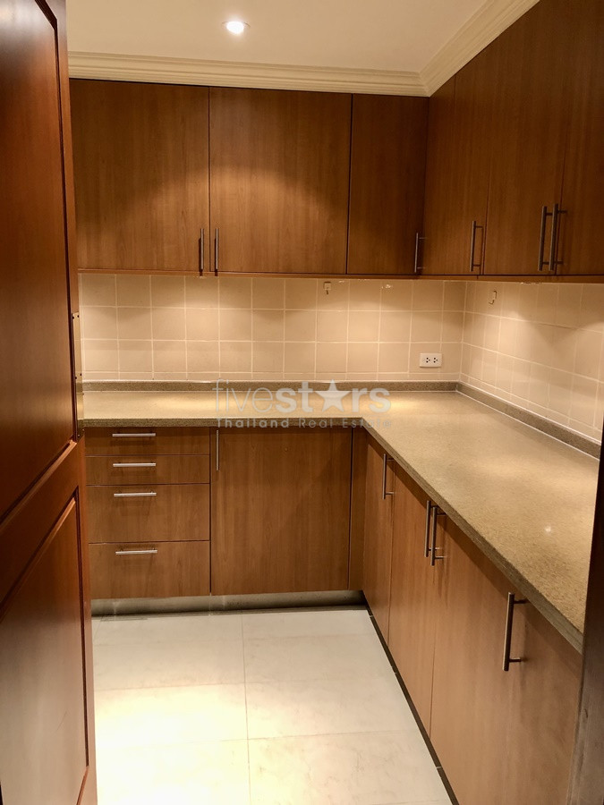 Large  3 bedrooms condo for rent near BTS Chidlom, photo 9