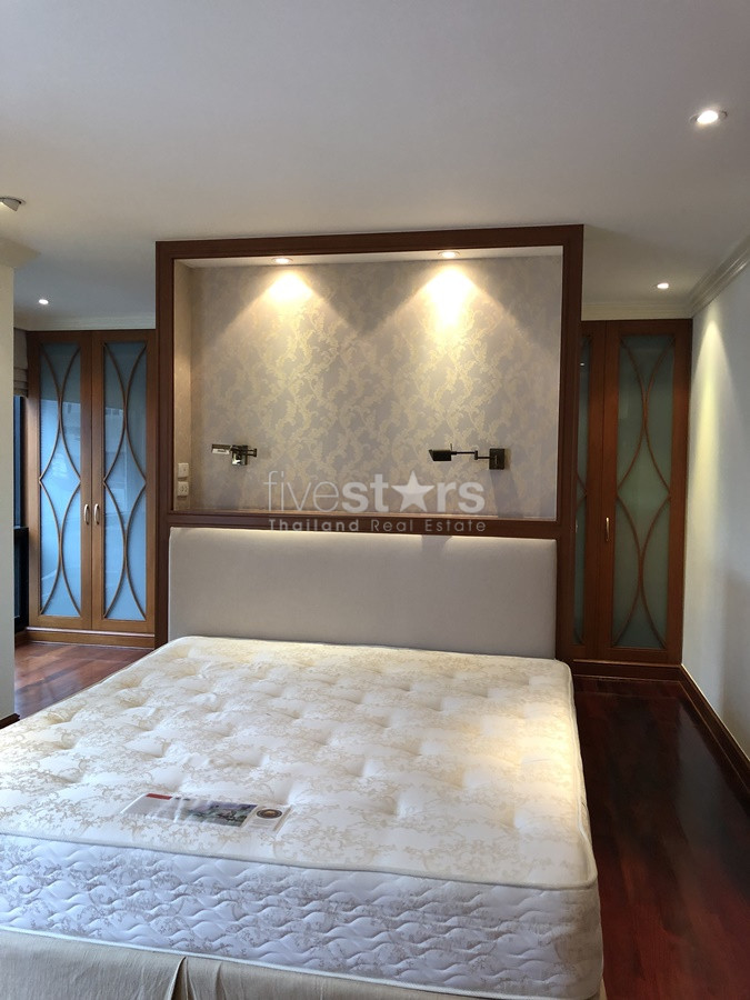 Large  3 bedrooms condo for rent near BTS Chidlom, photo 13