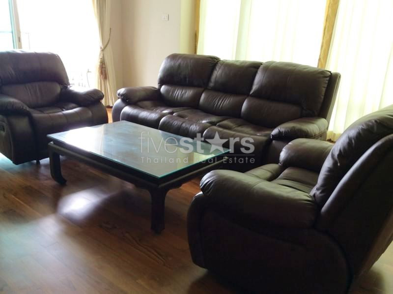 Condo 3 + 1 chambres à louer près de la station BTS Chit Lom, photo 2