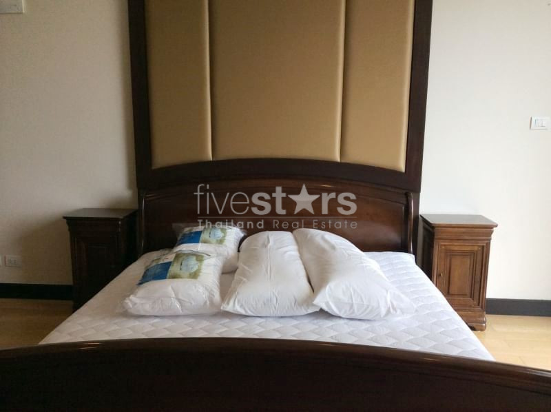 Condo 3 + 1 chambres à louer près de la station BTS Chit Lom, photo 4