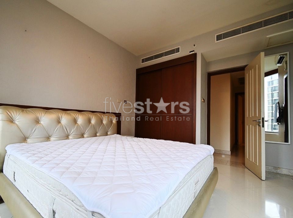 Condo de 3 chambres à louer près de la station BTS Phloen Chit, photo 9