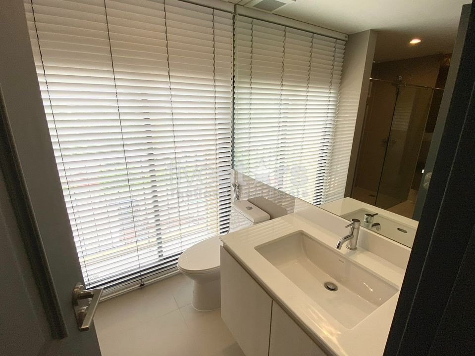2 bedrooms condo for rent near BTS Ploenchit, photo 13