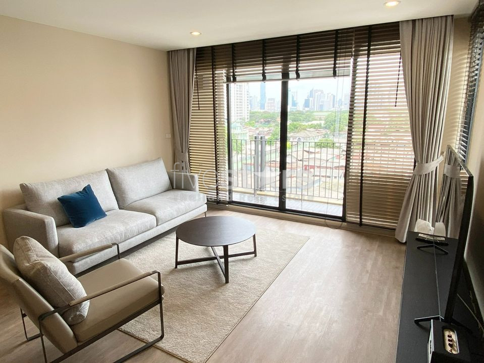 2 bedrooms condo for rent near BTS Ploenchit