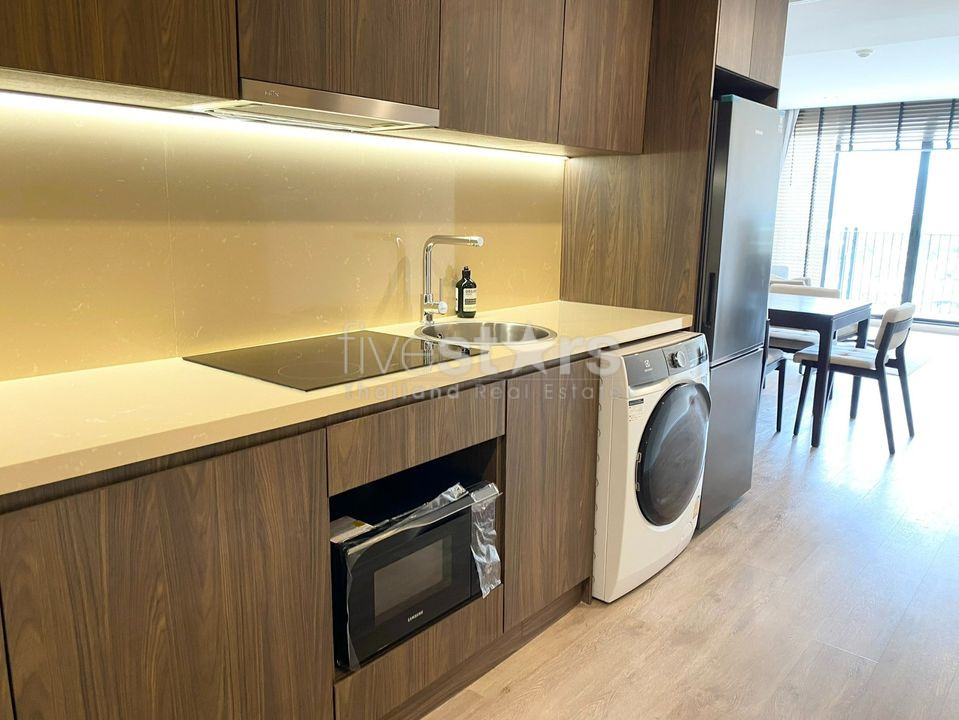 2 bedrooms condo for rent near BTS Ploenchit, photo 6