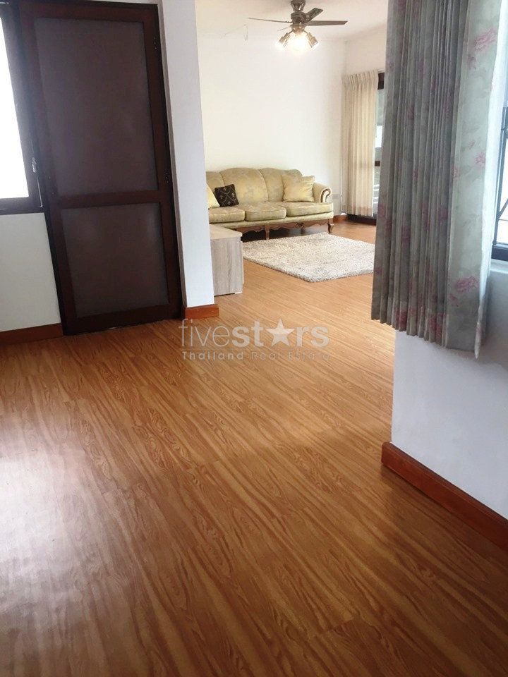 House with garden for rent in Ploenchit area, photo 10