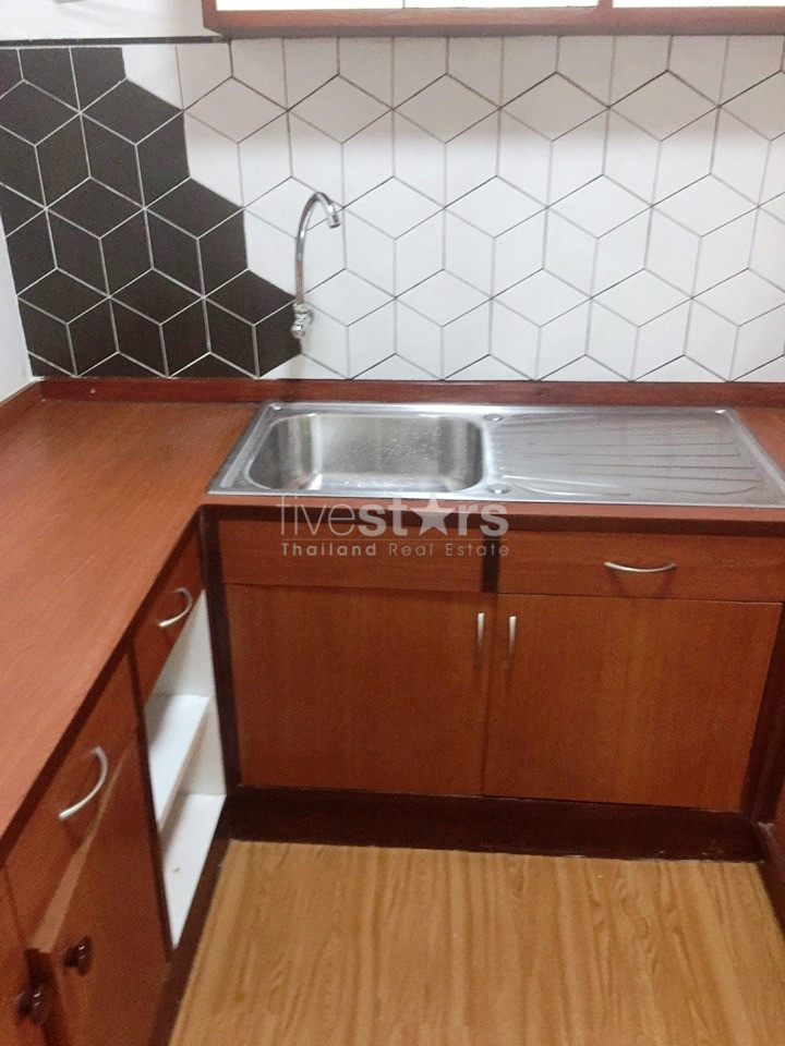 House with garden for rent in Ploenchit area, photo 11