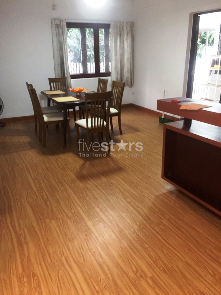 House with garden for rent in Ploenchit area, photo 9