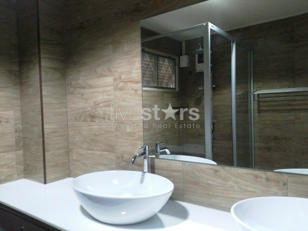 House 2 bedrooms for rent in Ploenchit area, photo 18