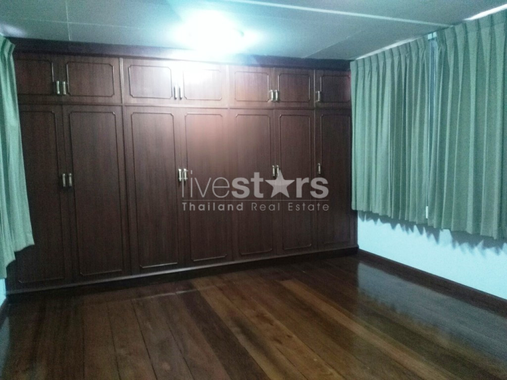 House 2 bedrooms for rent in Ploenchit area, photo 16