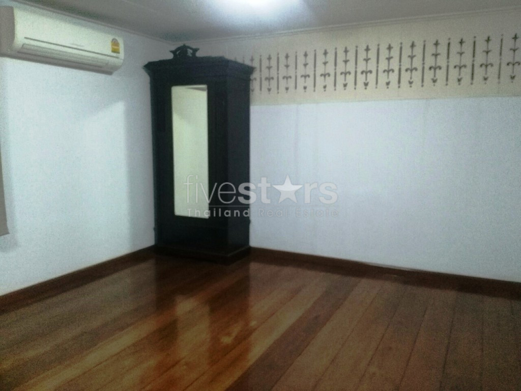 House 2 bedrooms for rent in Ploenchit area, photo 13