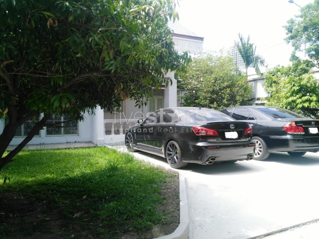 House 2 bedrooms for rent in Ploenchit area, photo 2