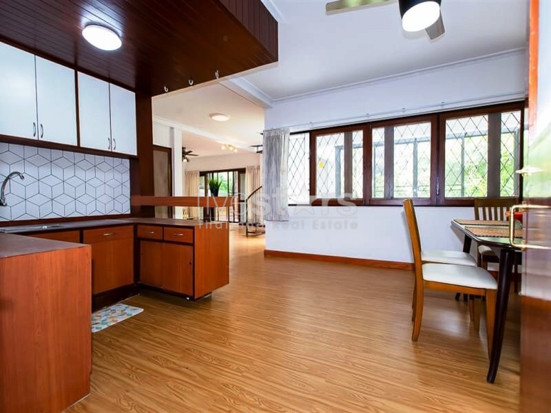 House with garden for rent in Ploenchit area, photo 12