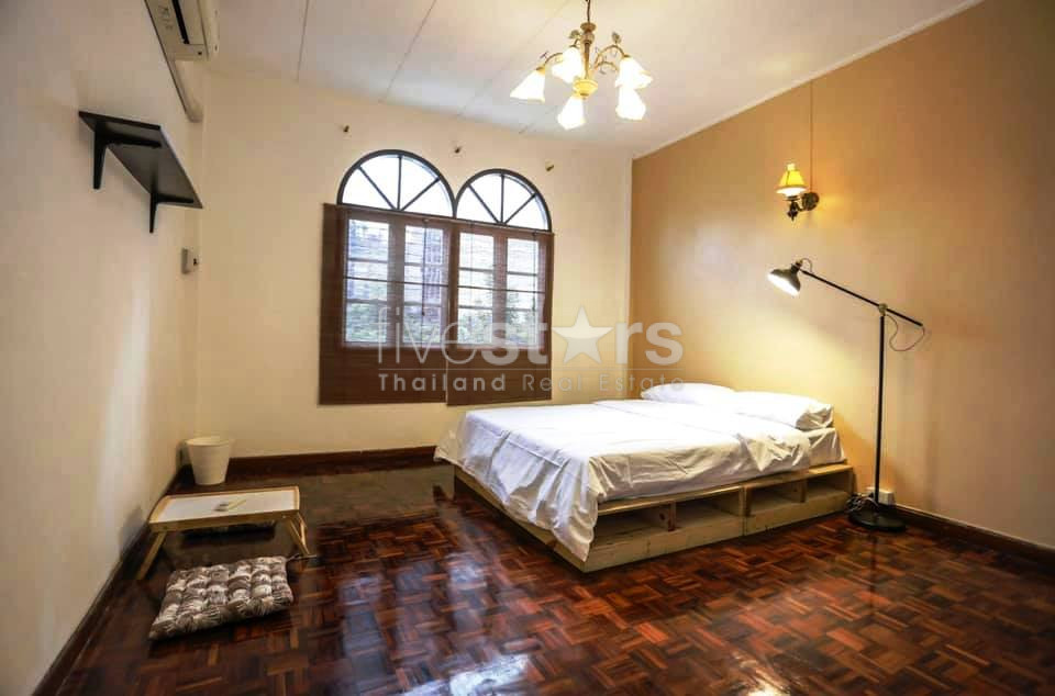 Townhouse avec 5 chambres  à louer à Ploenchit, photo 9