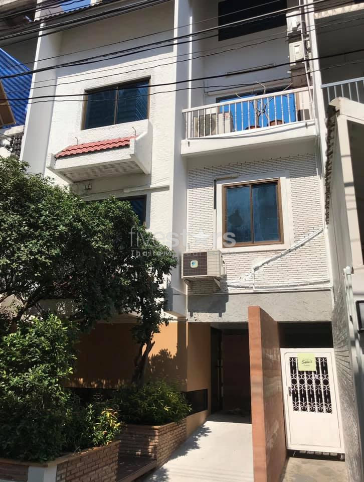 Townhouse avec 5 chambres  à louer à Ploenchit, photo 17