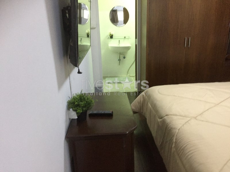 Single house with garden 2 bedrooms for rent near BTS Ploenchit, photo 12
