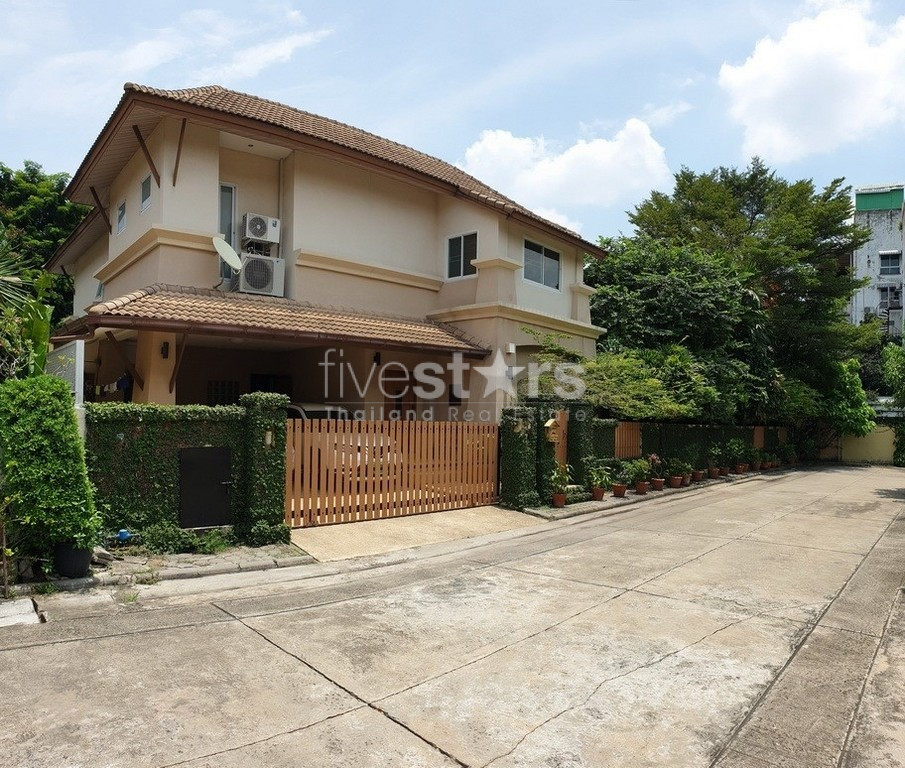 4-bedroom house with pool and large garden for sale close to Ram Intra expressway, photo 2
