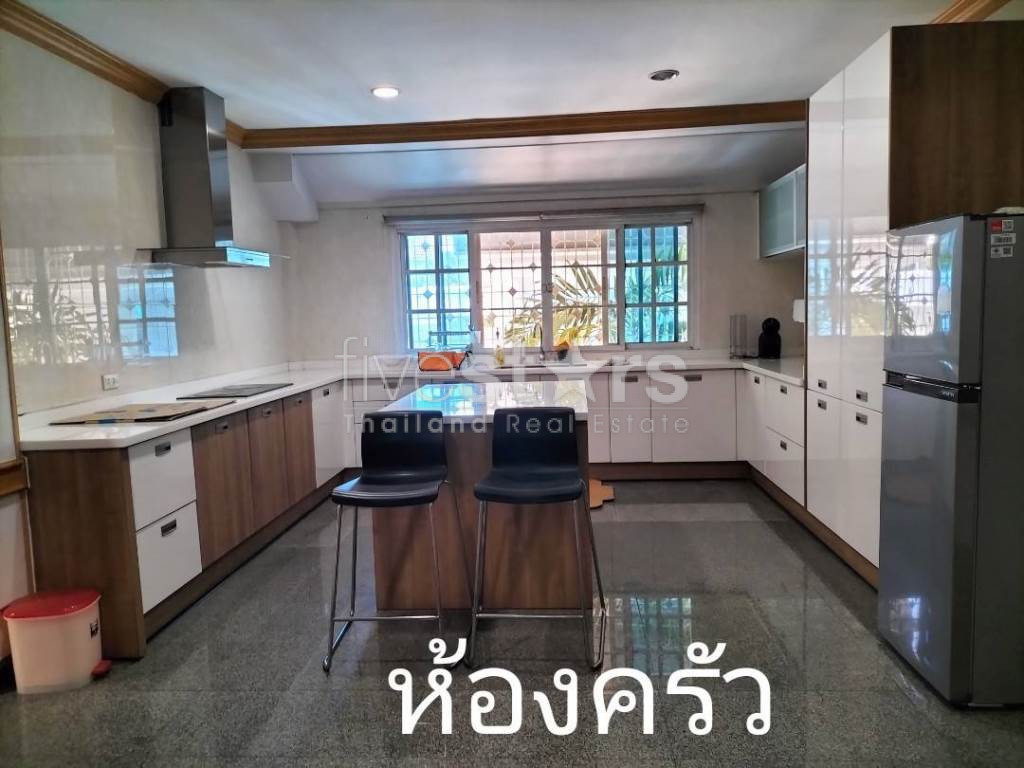 4-bedroom house in compound for sale on Ramkhamhaeng 164, photo 10